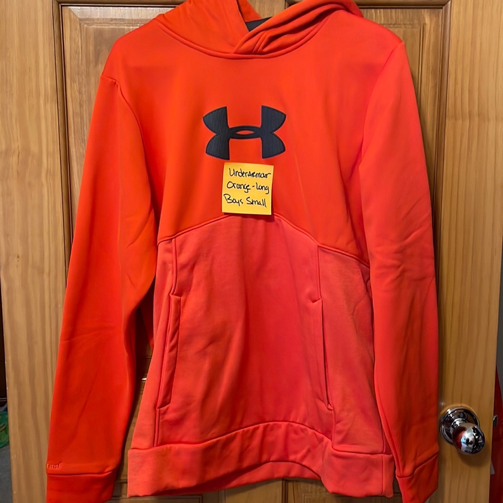 Men’s size small orange Under Armour Hoodie Sweatshirt